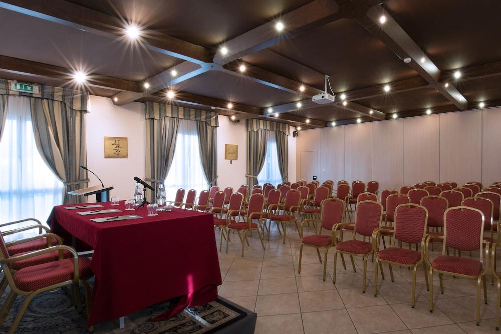 Hotel Villa Ducale Parma Eksteriør billede